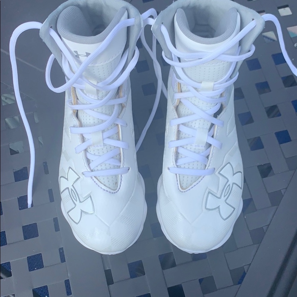Under Armour Highlight football cleats